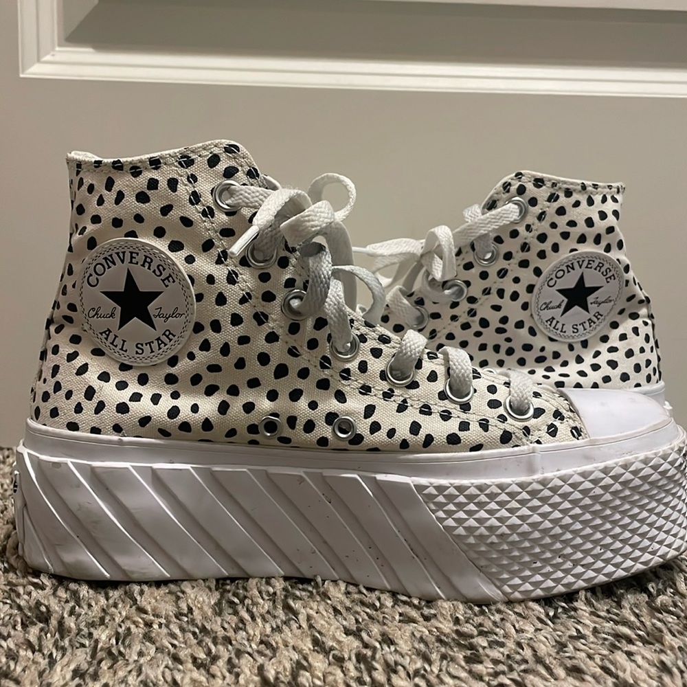 Women’s Converse Size 6.5